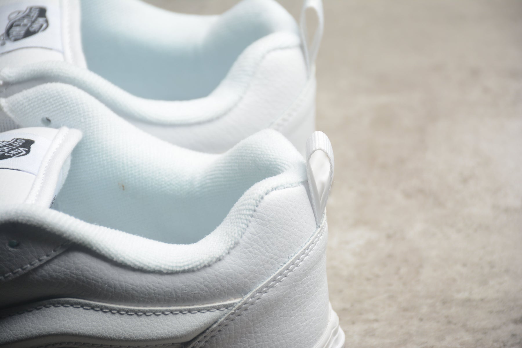 Tênis Vans Knu Skool - All White